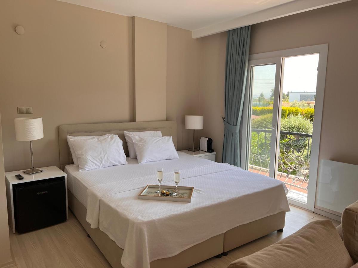 B. Equine Range Hotel Narlidere Exterior foto