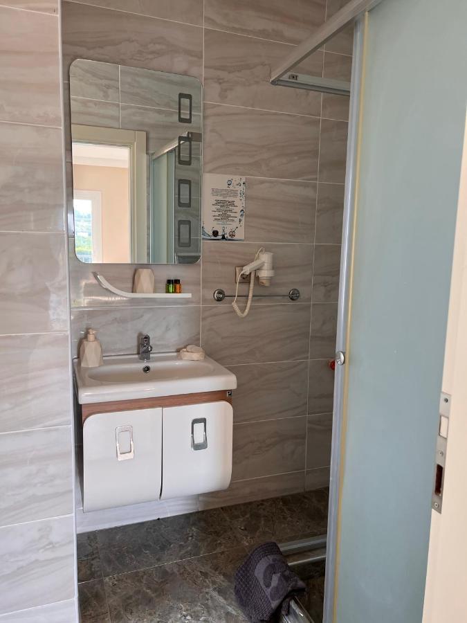 B. Equine Range Hotel Narlidere Exterior foto